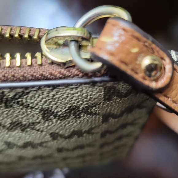 Michael Kors Wristlet - Picture 9 of 9